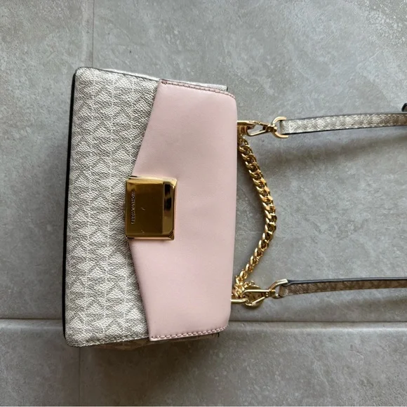 Michael Kors crossbody - Picture 2 of 9